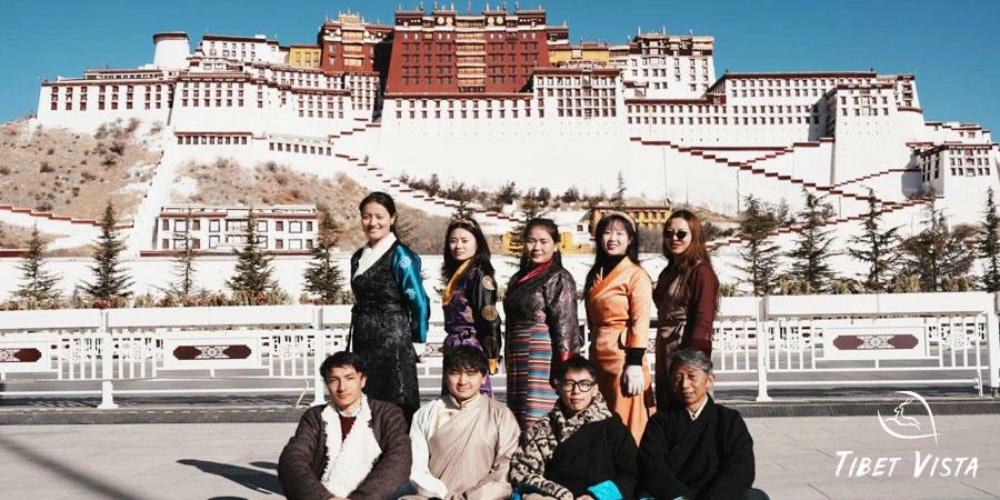Tibet Vista&rsquo;s tour guide team