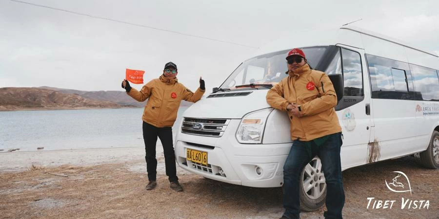 Tibet Vista&rsquo;s tour guide team