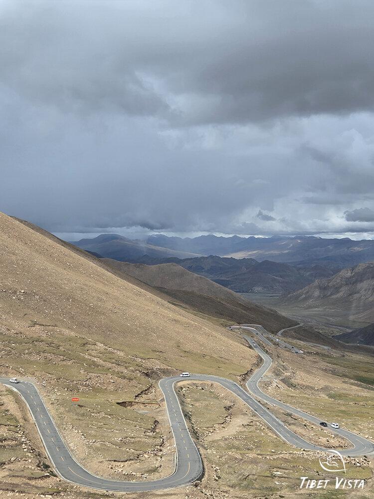 Tibet winding roads