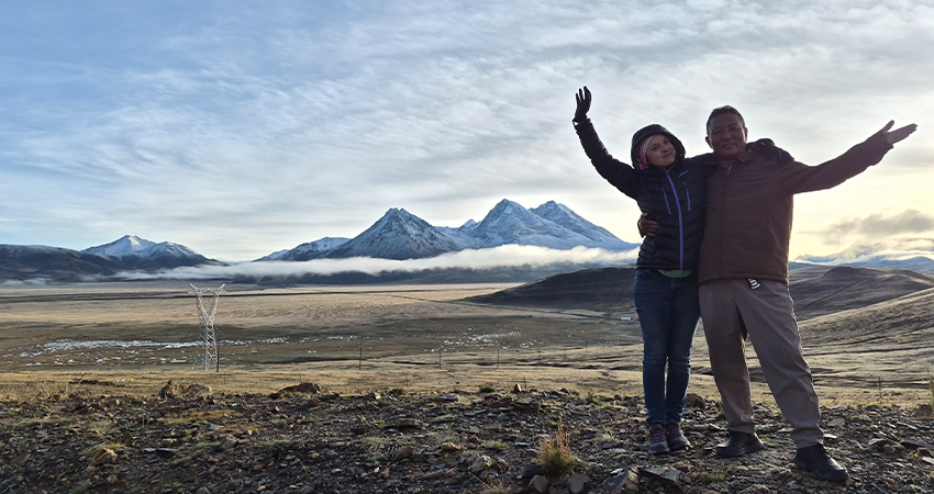 Took photos with Tibetan driver