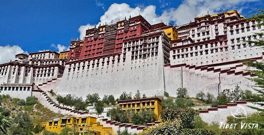 Discovering Tibet with Tibet Vista: From Lhasa’s Spiritual Heart to Everest and Lake Namtso
