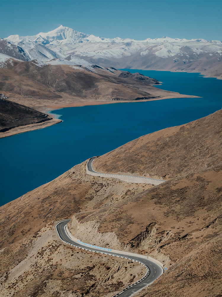 Turquoise Yamdrok Lake on route from Lhasa to Shigatse