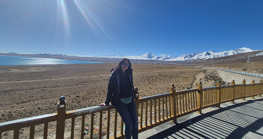 Visit the Lake Manasarovar in Tibet