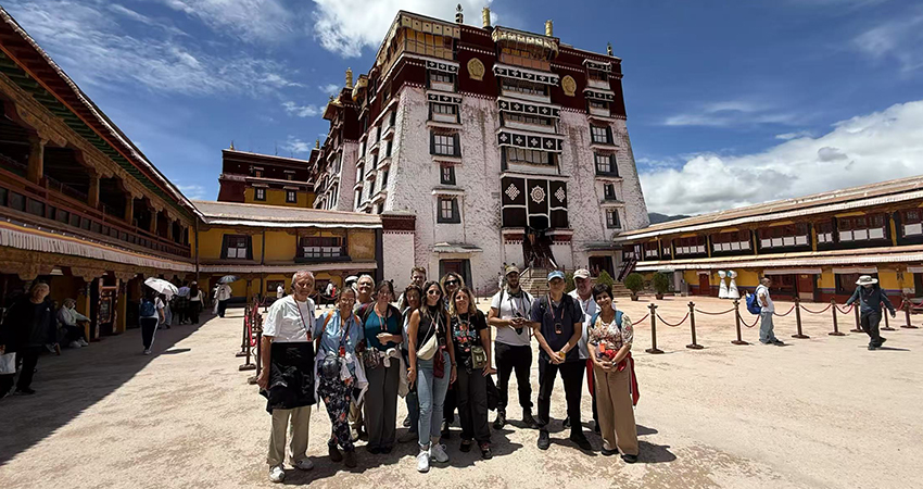 Visiting Potala Palace with group