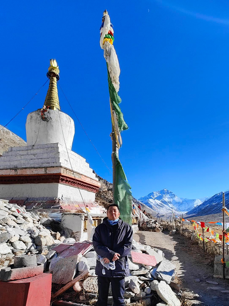 Visit Rongbuk Monastery near Everest Base Camp in Tibet