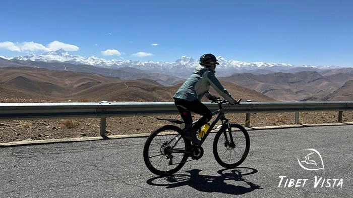 The stunning view of the lineup of five mountains, each towering over 8,000 meters.