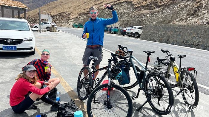 Coffee breaks along the way from Lhasa to Mountain Everest.