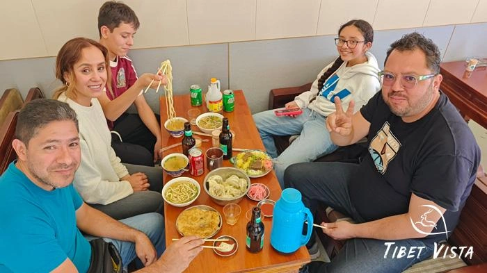 Enjoy delicious Tibetan noodles in the local restaurants in Lhasa.