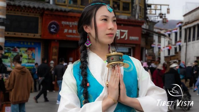 Photos of our beloved guests in Tibetan traditional dress at Barkhor street.