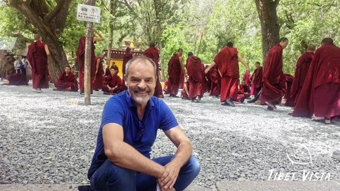 At lower altitudes like Lhasa, you can wear a T-shirt during sunny daytime tours in June.