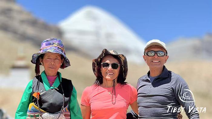 Tibetan pilgrims on Mt.Kailash Kora
