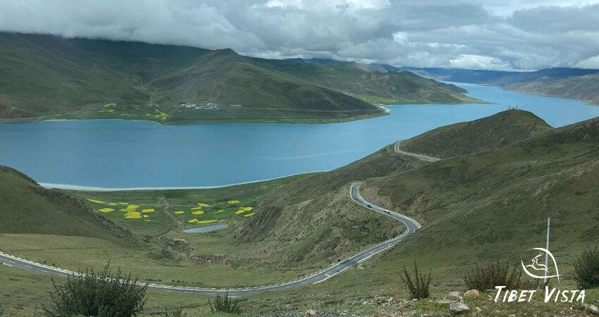 Turquoise Yamdrok Lake