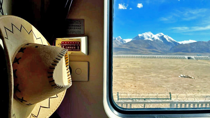 Z8991 Tibet Train oxygen outlet near sleeper berth