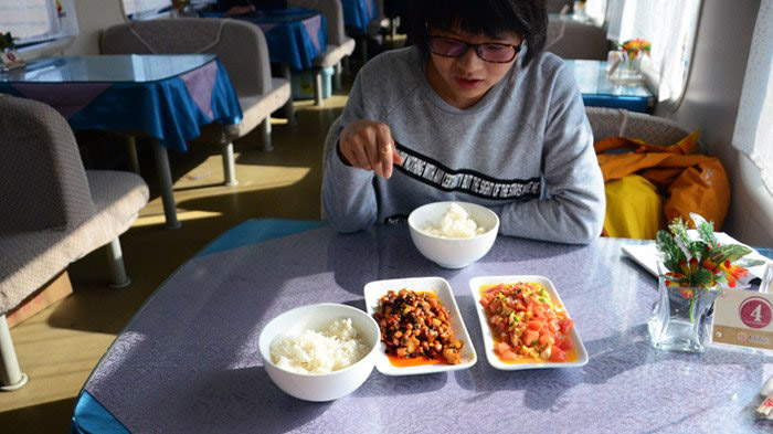 Tibet train lunch