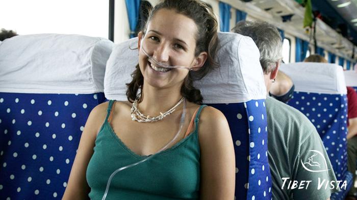 Using oxygen supplies on the Tibet Train