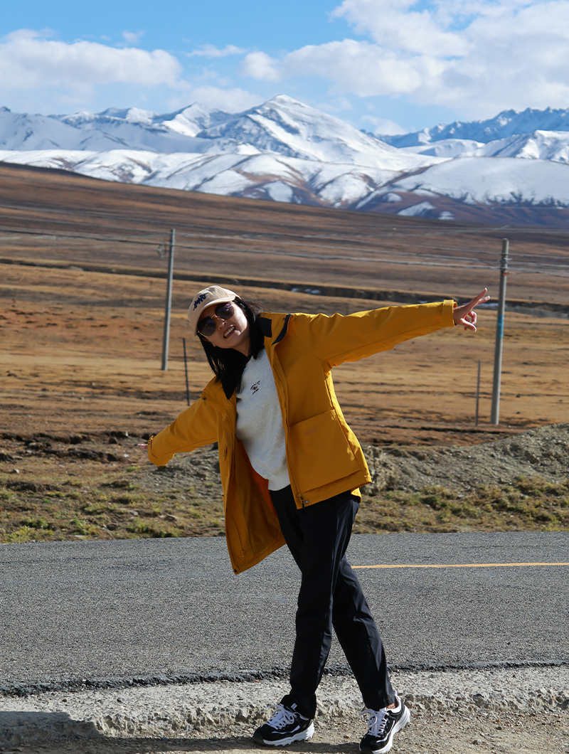 Gemma on the way to Everest Base Camp