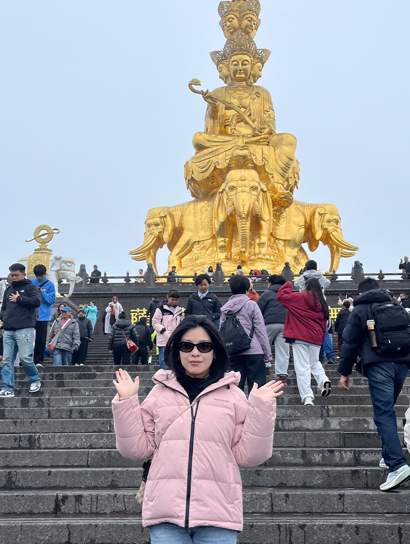 Gigi on Mount Emei
