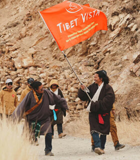 Local Tibetan Tour Guides