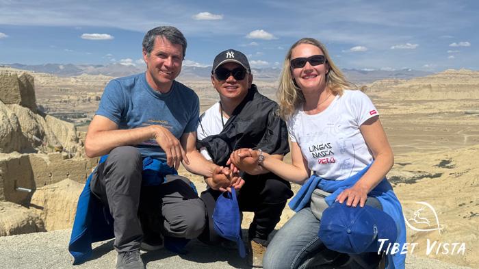 Visit Tibet with our Tibetan Guide