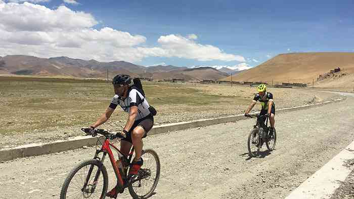 Cycling in Tibet