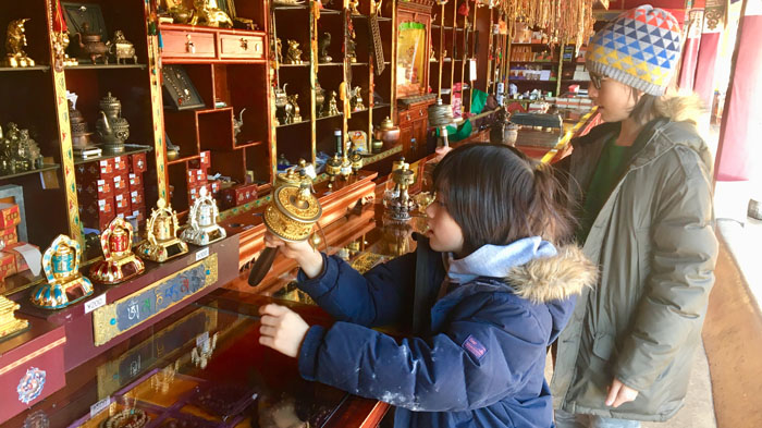 Visit a Tibetan handicraft workshop with kids
