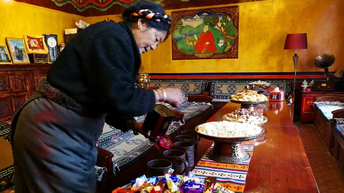 The hospitable Tibetan locals