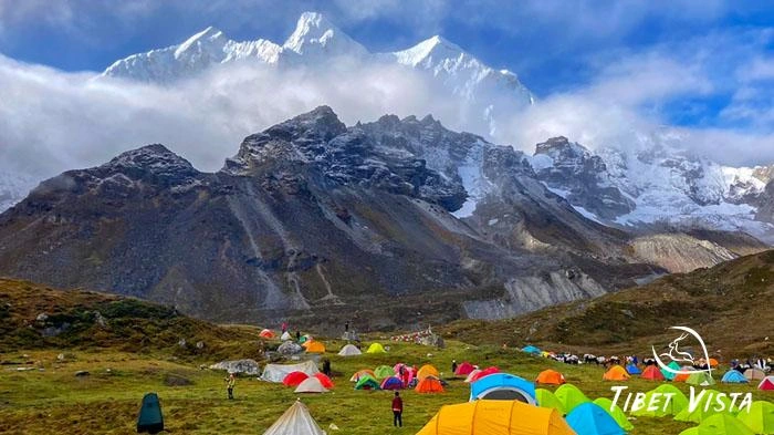 Gama Valley trek on the eastern slope of Everest
