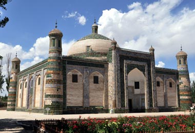 The impressive outside of Abakh Khoja Tomb.