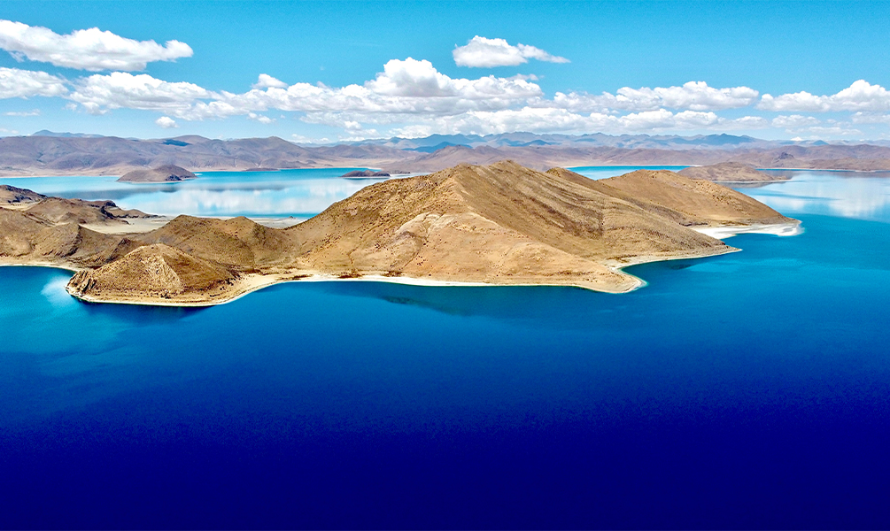 Yamdrok Lake