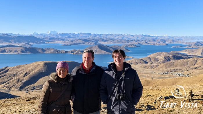 panoramic views of Yamdrok Lake