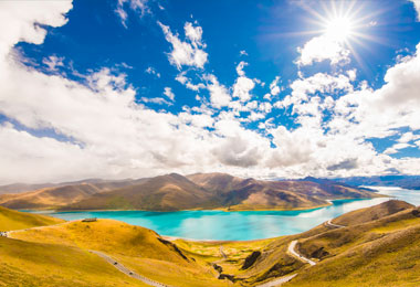 Yamdrok Lake at Gampala Pass, where you can get a marvelous bird's-eye view of the lake.