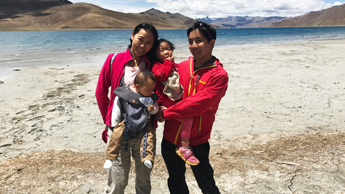 Tibet family tour to Yamdrok Lake